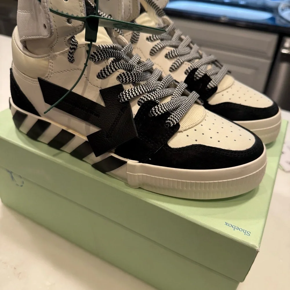 Off-White Vulcanized High Top Floating Arrow iWhite/Black/Red Size US M5/W7 EU38